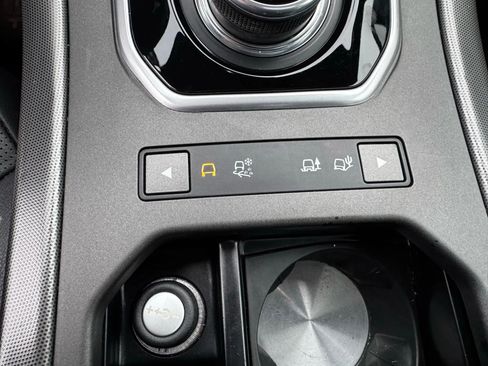 Used 2018 Land Rover Range Rover Evoque SE Premium image 28