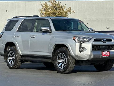 Certified 2024 Toyota 4Runner TRD Off-Road image 5