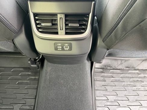 Used 2025 Subaru Outback Premium image 14