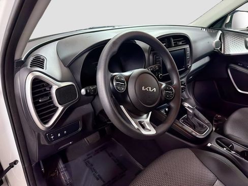 Used 2024 Kia Soul LX FWD image 11