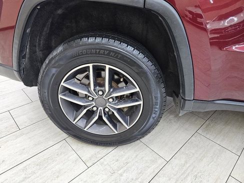 Used 2019 Jeep Grand Cherokee Limited image 39