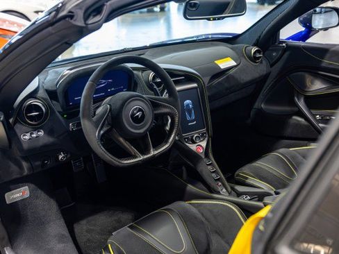 Used 2021 McLaren 720S Performance RWD image 31
