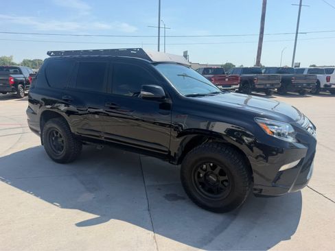 Used 2018 Lexus GX 460 Premium w/ Premium Package AWD/4WD image 4