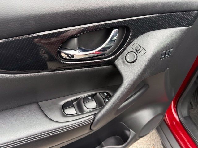 Used 2019 Nissan Rogue SL w/ Premium Package AWD/4WD image 10