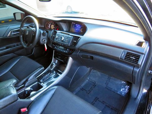 Used 2017 Honda Accord Sport image 20