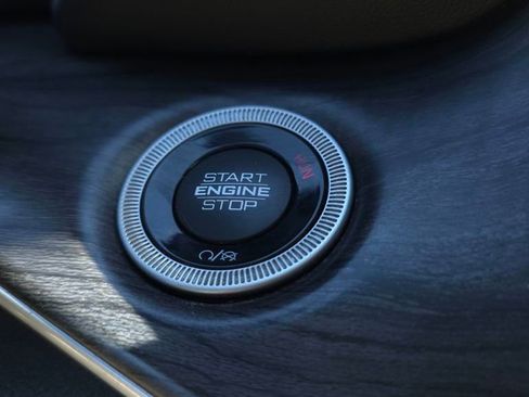 Used 2021 Jeep Grand Cherokee L Limited image 39