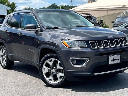Used 2018 Jeep Compass Limited w/ Trailer Tow Group AWD/4WD image 36
