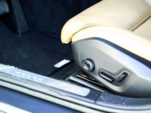 Used 2023 Volvo V90 B6 Cross Country Ultimate image 24