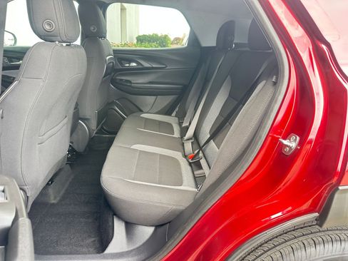 Used 2025 Chevrolet TrailBlazer LT image 37