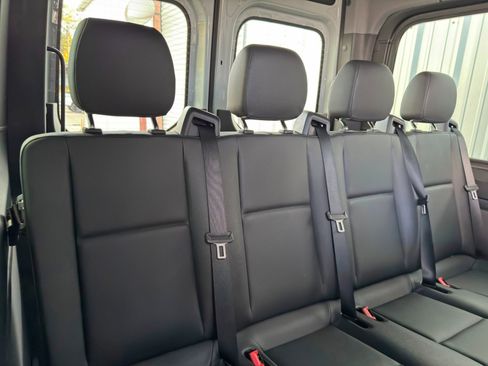 Used 2022 Mercedes-Benz Sprinter 1500 image 37