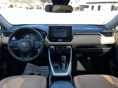 Used 2019 Toyota RAV4 LE image 27