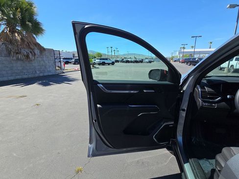 Used 2025 GMC Acadia Elevation image 14