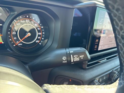 New 2025 Jeep Gladiator Sport image 15