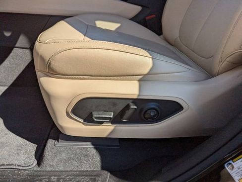 Used 2023 Jeep Grand Cherokee 4WD 4xe w/ Luxury Tech Group II image 9