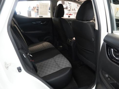 Used 2020 Nissan Rogue Sport SV w/ All-Weather Package image 23