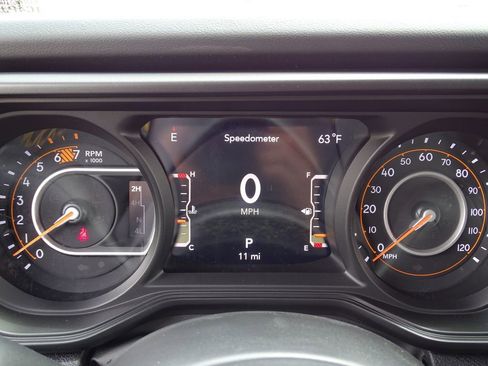 Used 2024 Jeep Wrangler Sahara w/ Safety Group image 30