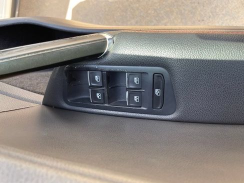 Used 2016 Volkswagen GTI SE FWD image 17
