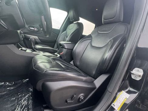 Used 2019 Jeep Cherokee High Altitude AWD/4WD image 19