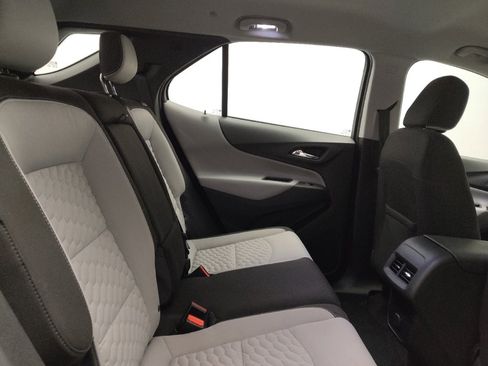 Used 2018 Chevrolet Equinox LS image 19