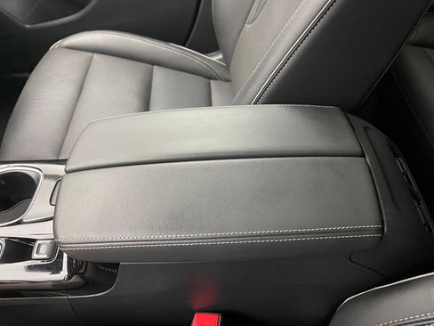 Used 2023 Buick Envision Essence AWD/4WD image 29