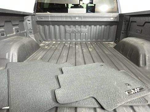 Used 2023 GMC Sierra 1500 SLT w/ SLT Convenience Package AWD/4WD image 28