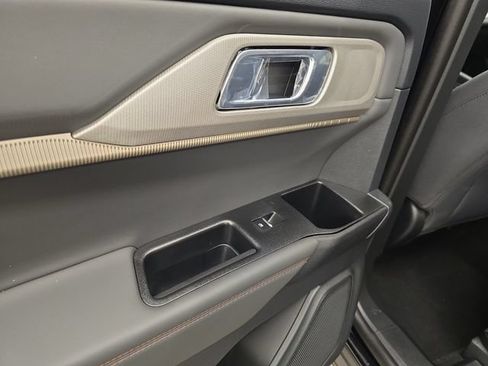 New 2026 Ford Explorer Active RWD image 24
