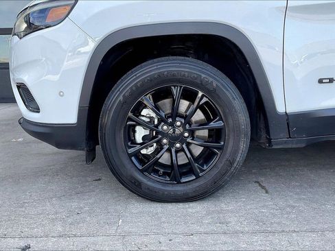 Used 2023 Jeep Cherokee Altitude Lux AWD/4WD image 8