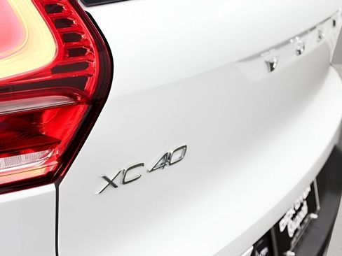 New 2025 Volvo XC40 B5 Core w/ Protection Package Premier image 7