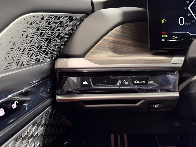 Used 2023 BMW 760i xDrive w/ Luxury Rear Seating Package AWD/4WD image 15