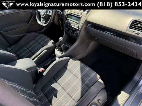 Used 2012 Volkswagen Golf 4-Door image 25