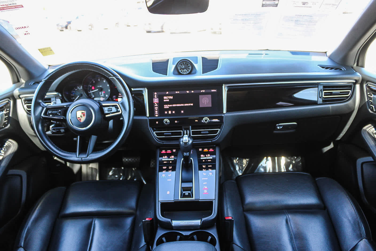 Used 2024 Porsche Macan AWD/4WD image 12