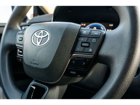 Used 2025 Toyota Camry LE image 24