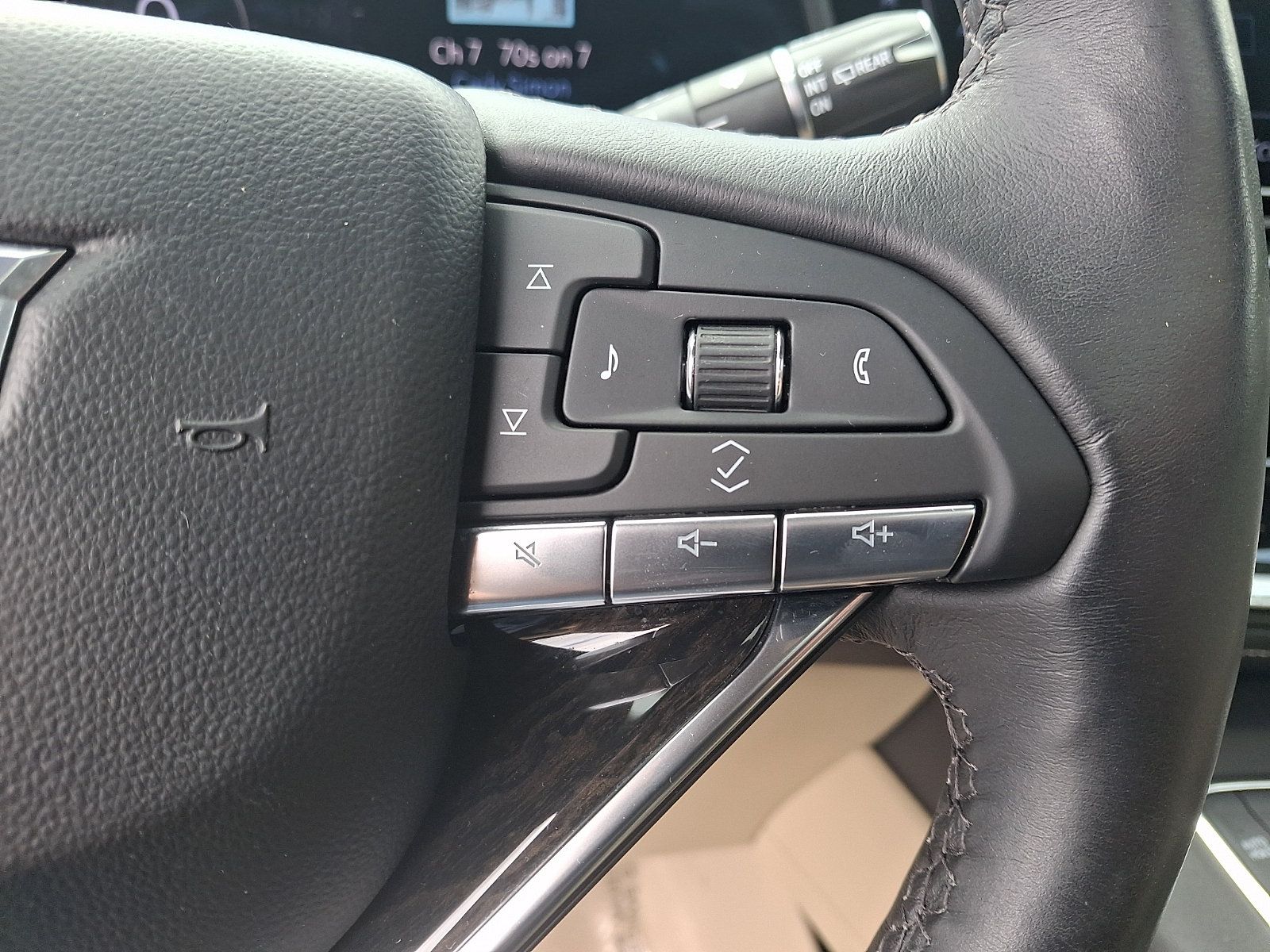 Certified 2024 Cadillac Escalade Premium Luxury AWD/4WD image 21