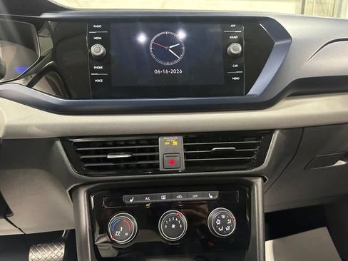 Certified 2023 Volkswagen Taos SE w/ Panoramic Sunroof Package FWD image 21
