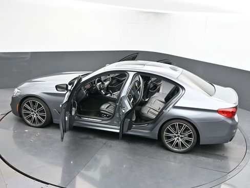 Used 2018 BMW M550i xDrive image 43