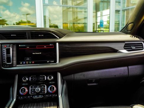 Used 2021 GMC Yukon XL Denali RWD image 18