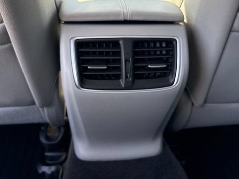 Used 2018 Acura TLX FWD image 19