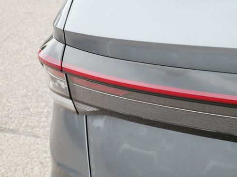 Used 2025 Volkswagen Taos S AWD/4WD image 17
