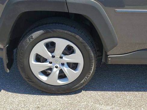 Used 2019 Toyota RAV4 LE w/ All Weather Liner Package AWD/4WD image 5