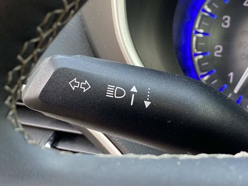 Used 2024 Chrysler Pacifica Touring-L FWD image 18
