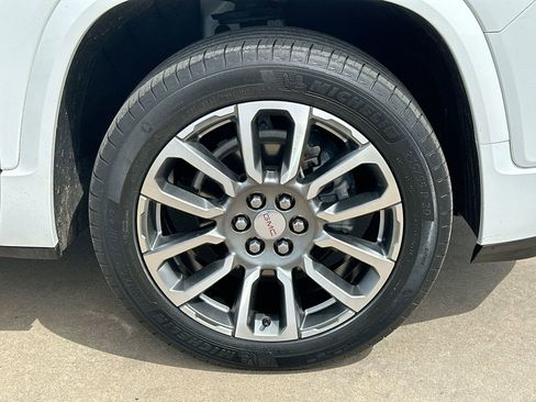 Used 2023 GMC Acadia Denali image 10