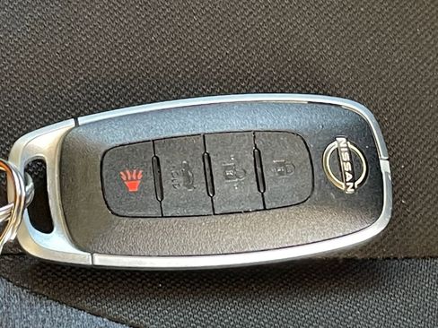 Used 2025 Nissan Versa SV image 21