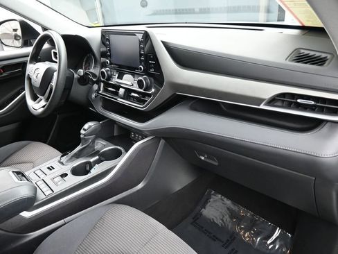 Used 2022 Toyota Highlander L AWD/4WD image 40
