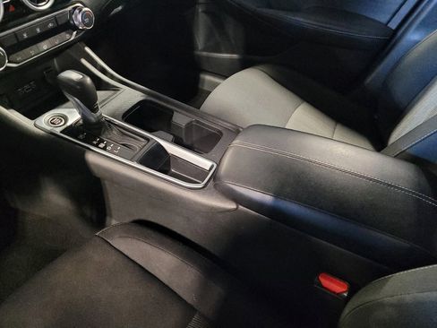 Used 2025 Nissan Sentra SV FWD image 26