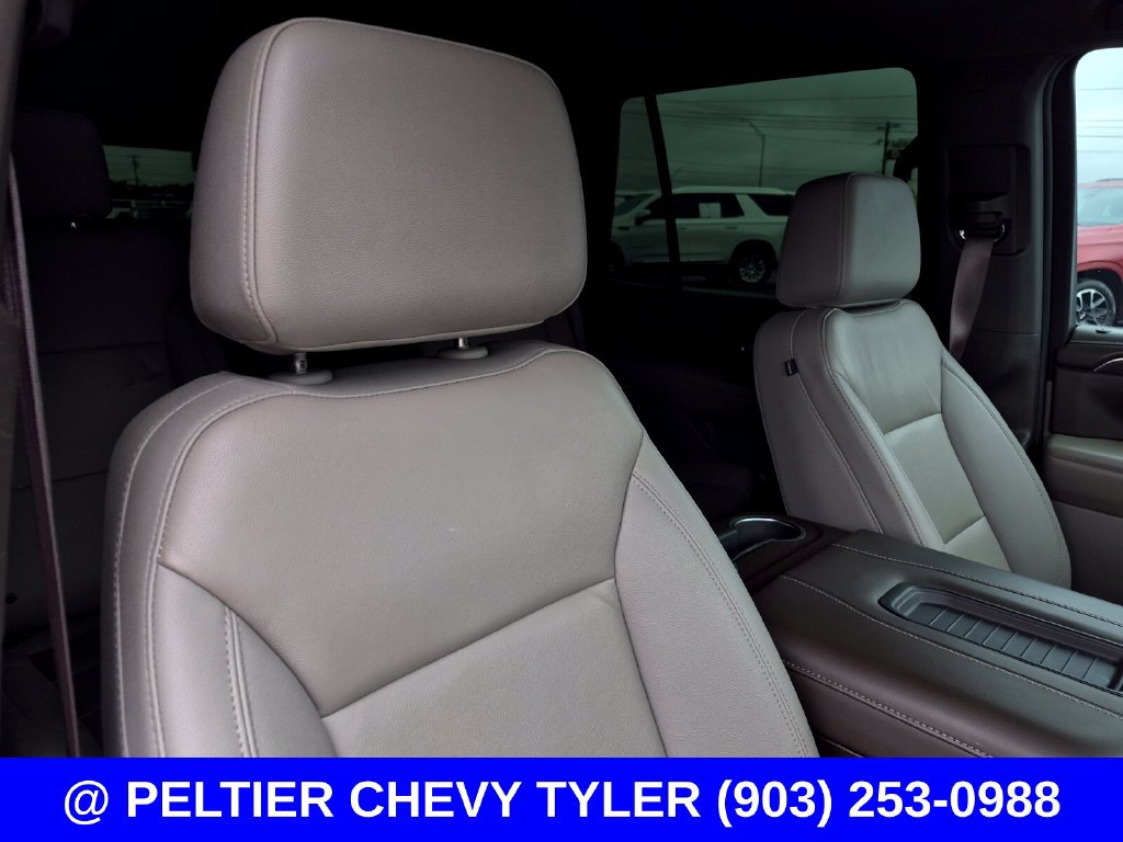 Used 2024 Chevrolet Tahoe Z71 w/ Luxury Package AWD/4WD image 12