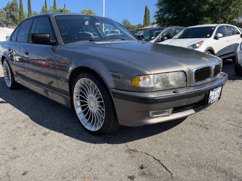Used 2001 BMW 740i RWD image 1