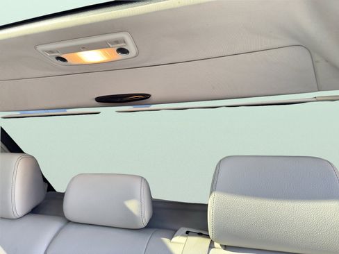 Used 2014 Mercedes-Benz E 350 Sedan image 19