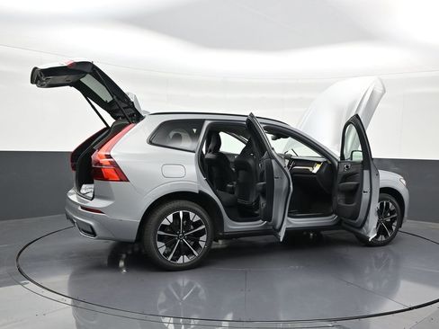 New 2026 Volvo XC60 B5 Plus AWD/4WD image 29