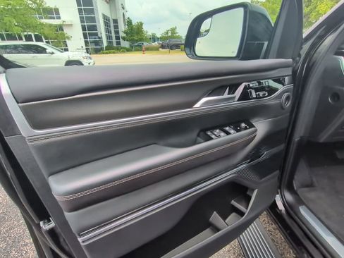 Used 2024 Jeep Grand Wagoneer Series II w/ Quick Order Packagew 28T AWD/4WD image 9