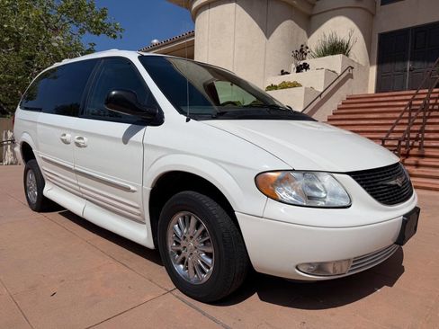 Used 2003 Chrysler Town & Country Limited image 1